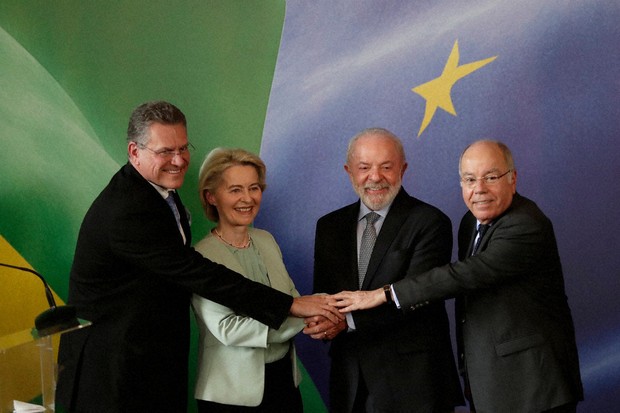 President Lula meeting citizens